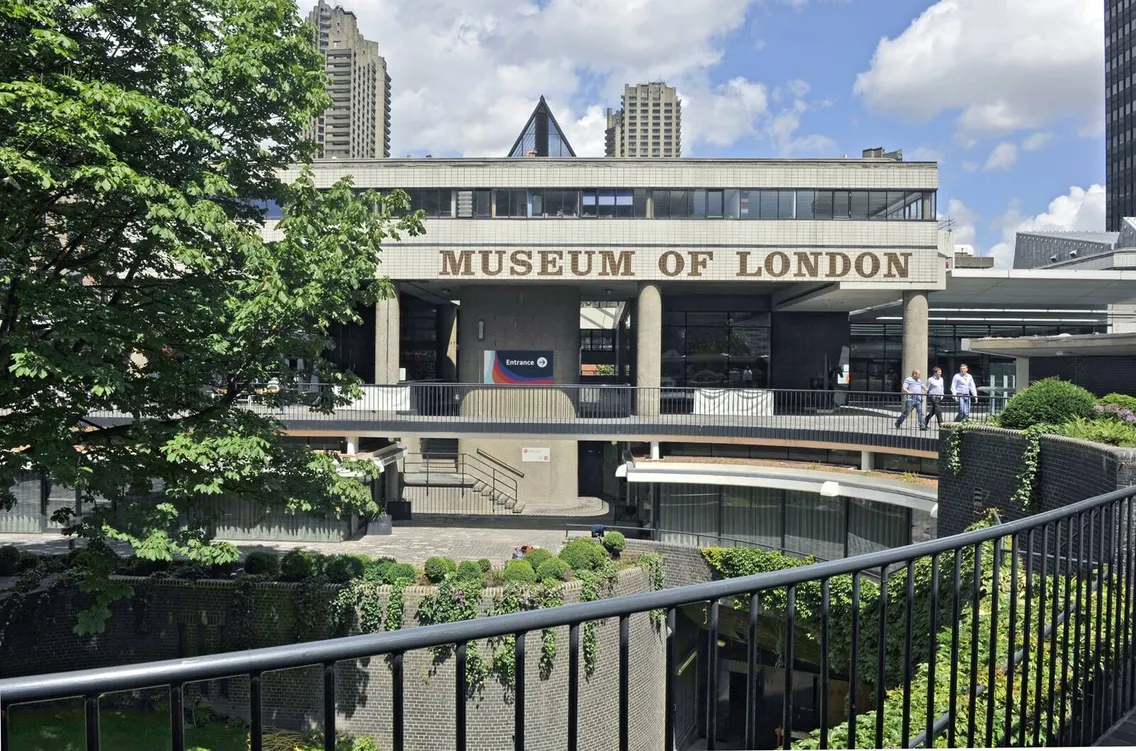 Front view of the London Museum  Location: MOL General View: Exterior Date: 2011
